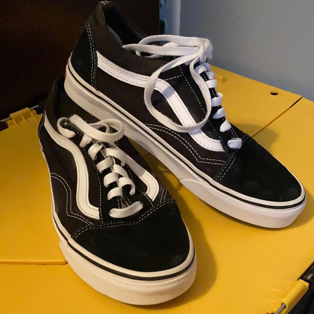 Black/White VANS